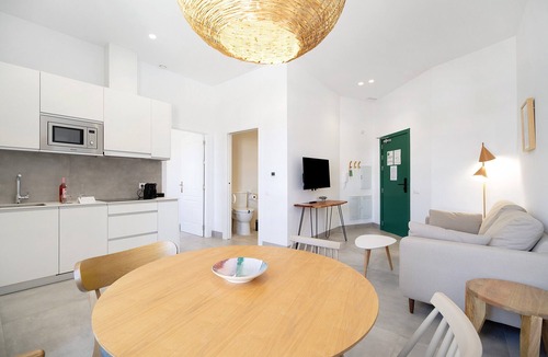Chiclana de la Frontera Apartment | Apartment 'Suite Vistas Río 7' with Shared Terrace, Wi-Fi and Air Conditioning