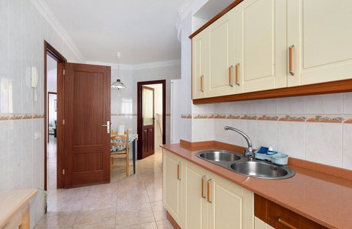 Santa Cruz de la Palma Apartment | Apartment 'Los Girasoles' with Sea View, Balcony and Wi-Fi