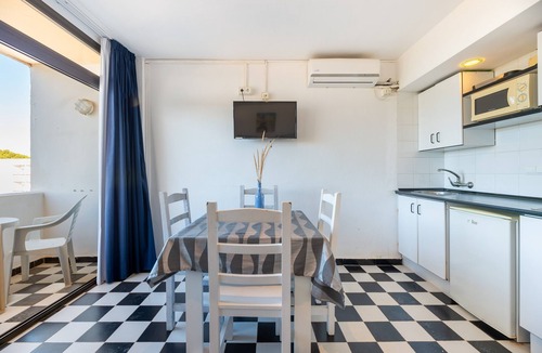 Es Pujols Apartment | Apartment 'Apartamento Bilo 302' with Lake View, Wi-Fi and Air Conditioning