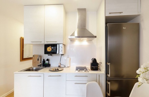 Gava Apartment | Apartment 'Bonito Apartamento En Gava Mar' with Private Terrace, Wi-Fi and Air Conditioning