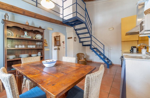 Barbera de la Conca House | Apartment 'Cal Capdevila Blau' with Mountain View, Wi-Fi and Air Conditioning
