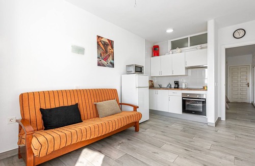 Carihuela Apartment | Apartment 'Carihuela Palace Beach' with Private Pool, Wi-Fi and Air Conditioning