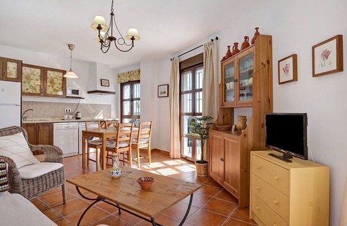 San Ambrosio House | Apartment Cobijadas75 Segur with Mountain View, Balcony & Wi-Fi