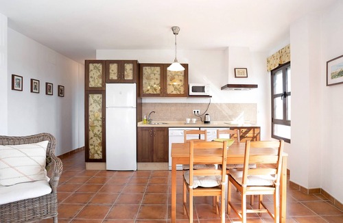 San Ambrosio House | Apartment Cobijadas75 Segur with Mountain View, Balcony & Wi-Fi