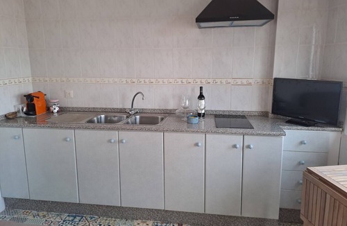 Villar del Arzobispo Apartment | Apartment 'La Manchega' with Mountain Views, Wi-Fi and Air Conditioning