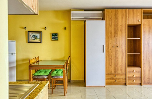 L'Escala Apartment | Apartment Estudio G close to the Beach with Balcony & Wi-Fi