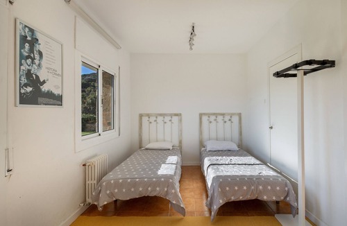 Premia de Dalt Bed & Breakfast | Apartment 'Habitaciones Marice' with Sea Views, Private Pool and Wi-Fi