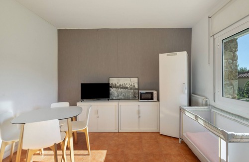 Premia de Dalt Bed & Breakfast | Apartment 'Habitaciones Marice' with Sea Views, Private Pool and Wi-Fi