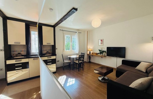 Figares Apartment | Apartment in the center of granada