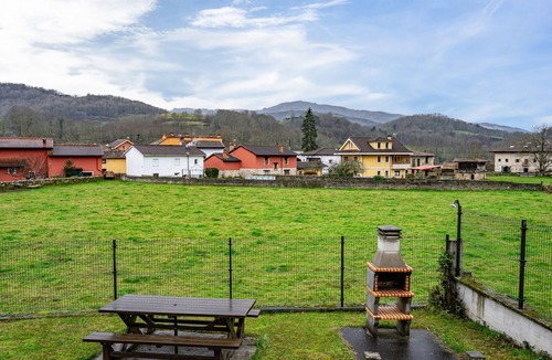 Corao House | Apartment 'La Viña 2' with Mountain Views and Wi-Fi