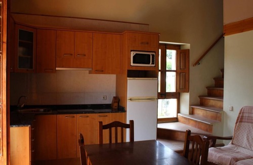 Sant Salvador de Guardiola House | Apartment 'Mas Set-rengs Completo' with Lake View, Private Pool and Wi-Fi