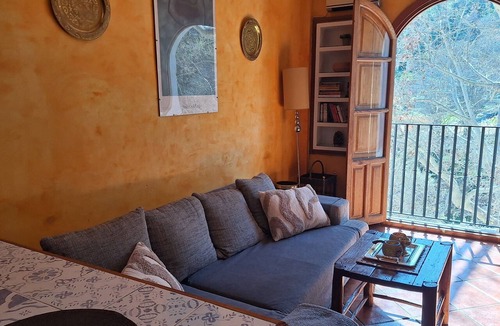 San Pedro Apartment | Apartment on the Alhambra's Front Line, Paseo de los Tristes. Free Parking