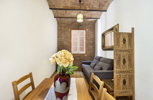 el Camp d'en Grassot i Gracia Nova Apartment | Apartment 'Sagrada Familia Balcony' with Balcony and Wi-Fi