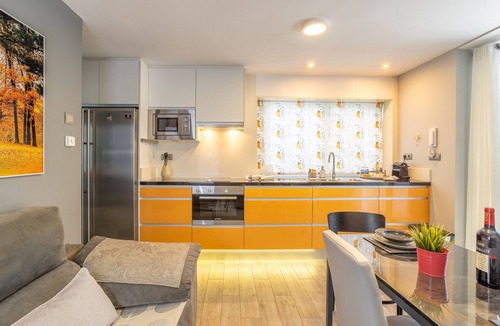 Nerja City Centre Apartment | Apartment San Jose with Sea View, Pool, Wi-Fi & Garden