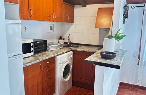Guadalaviar Apartment | Apartment 'Tres' with Mountain View, Shared Terrace and Wi-Fi