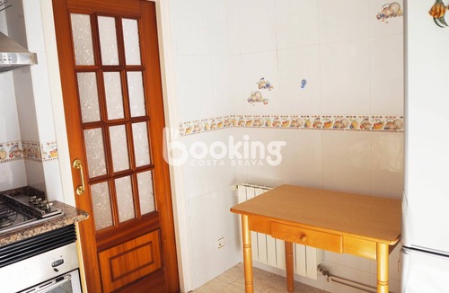 Platja d'Aro Apartment | APARTMENT WITH 3 ROOMS AND LARGE TERRACE, 5 MIN. FROM THE BEACH, IN THE CENTER