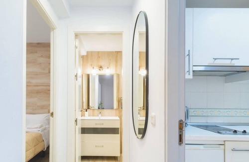 Cadiz Apartment | Apartment with patio - Hostal IMAR by Cadiz4Rentals