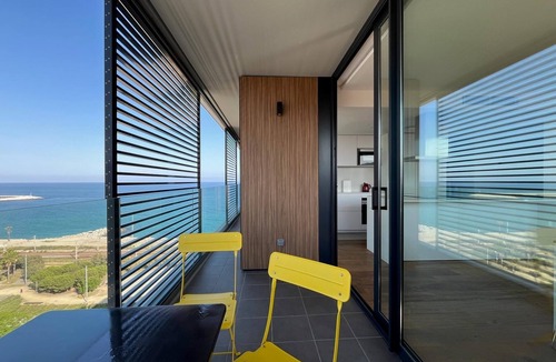 Mataro Apartment | Apartment with sea views and infinity pool, ideal for families.