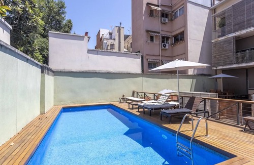 la Vila de Gracia Apartment | Apartment with terrace and pool, for 10