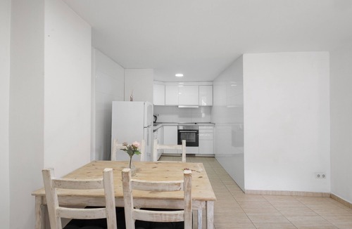Vic - Remei Apartment | Apartment 'Wonderful Loft Centre' with Balcony, Wi-Fi and Air Conditioning