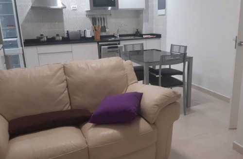San Fernando House | Apt. for long-term stays!Terrace.2nd shower, airCond.2 bedroom, living, study, wifi