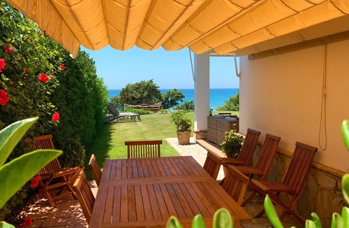 Cabo Roche Villa | Arena, where the garden meets the dunes.