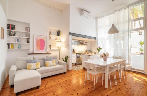 El Poble-sec Apartment | ARTSY Apartment 3BTH and 6BR FIRA Montjuic Plaza España FCB