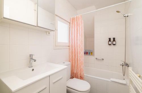 El Poble-sec Apartment | ARTSY Apartment 3BTH and 6BR FIRA Montjuic Plaza España FCB