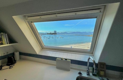 Oia Apartment | Atico en la playa de Canido - Homey Galicia