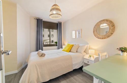 Collblanc y La Torrassa House | Atlantida Apartment Habitacion privada en apartamento y baño compartido sin ascensor