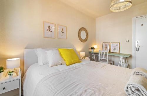 Collblanc y La Torrassa House | Atlantida Apartment Habitacion privada en apartamento y baño compartido sin ascensor