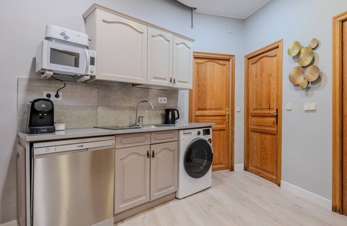 La Sagrada Familia Apartment | Avenida Gaudi Barcelona