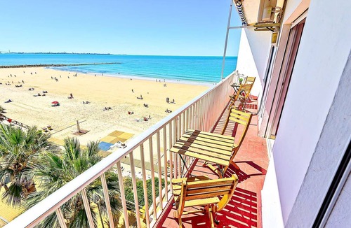 El Puerto de Santa Maria Apartment | Beachfront 3-BR apartment with pool and balconies