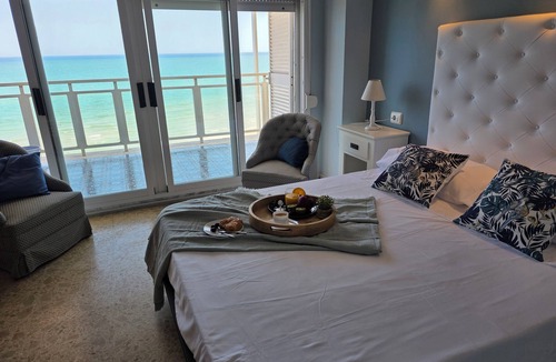 El Perellonet Apartment | Beachfront house with fantastic views, full kitchen and quality wifi.
