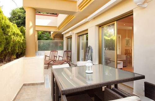 Nikki Beach Apartment | Beachside apartment in Elviria, Romana Playa