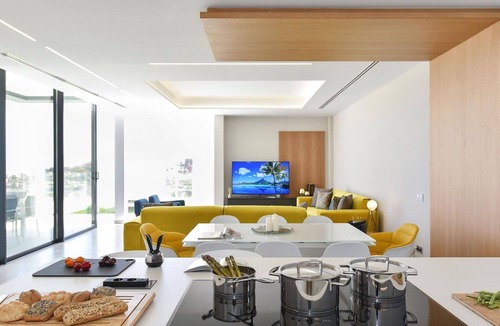 San Bartolome de Tirajana Villa | Beautiful apartment in villa with A/C, private pool, WIFI, TV, terrace and pets allowed