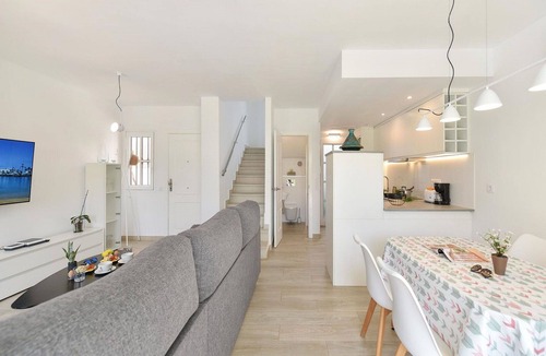 Pasito Blanco Apartment | Beautiful apartment for 4 guests with WIFI, pool, A/C, TV and patio