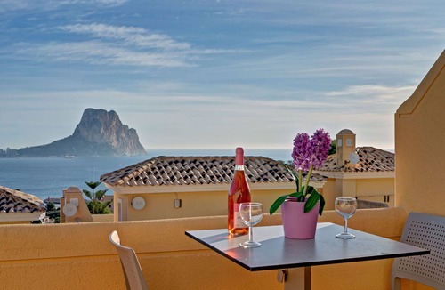 La Canuta Apartment | Beautiful apartment for 6 people with pool, A/C, WIFI, TV and terrace