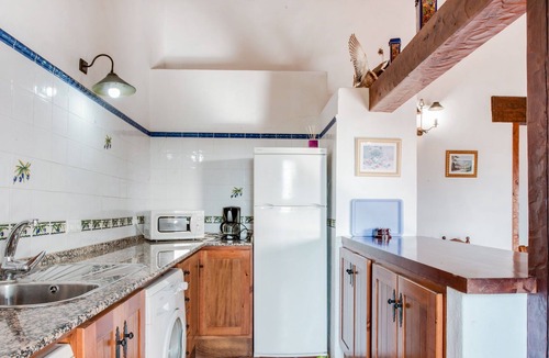 Conil de la Frontera House | Beautiful Holiday Home “Cortijo El Refugio 3” with Garden, Terrace