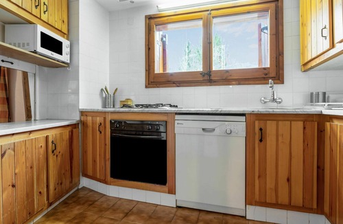 La Molina House | Beautiful private villa for 8 guests with WIFI, TV, balcony and pets allowed