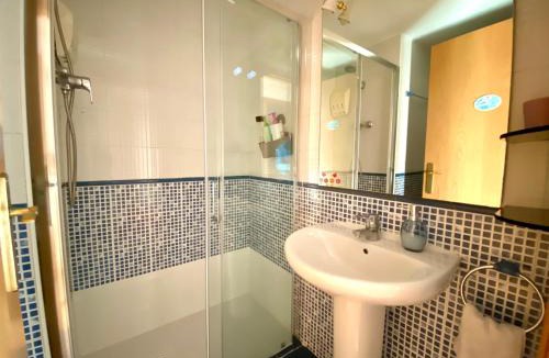 Terrassa Apartment | Big Family Terrassa Parking and noise free