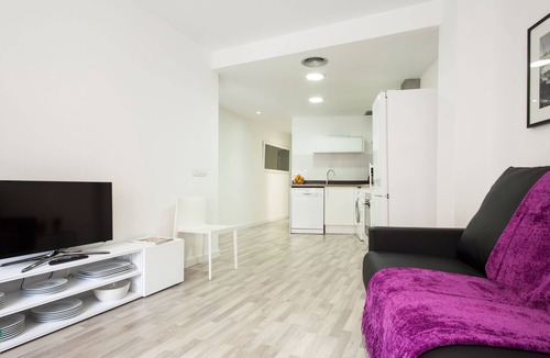 Sants-Badal Apartment | Blanca 2 - Habitat Apartments