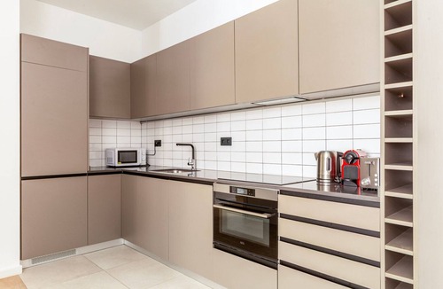El Raval Apartment | Blueground | El Raval, city view, nr Plaza Catalunya