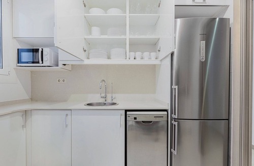 La Sagrada Familia Apartment | Blueground | Sagrada Familia 3bd apartment