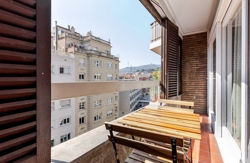 la Vila de Gracia Apartment | Blueground | Vila de Gràcia, AC, nr Park Güell