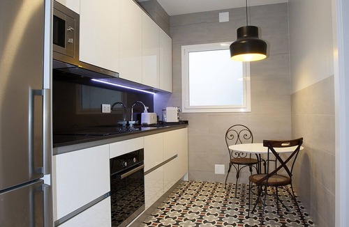 Sants-Montjuic Apartment | Brand new house. 4 big bedrooms. 2 nice baths. Terrace. 8th floor. Views. Sunny
