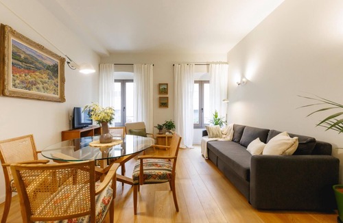 El Mercadal Apartment | Bravissimo Nou 3, two bedroom centre apartment near Pont de Pedra