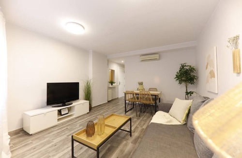 Barri Vell Apartment | Bravissimo Pons i Martí Baix, 1-bedroom apartment