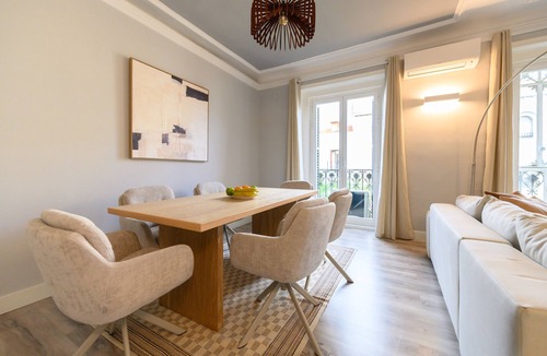 Moncloa - Arguelles Apartment | Bright 2-bedroom flat with balconies in the centre of Madrid FER54D