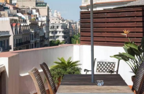 Eixample Apartment | Bright and Comfortable Apartment for Families and Groups